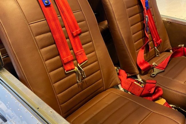 ledersitze-flugzeugsitze-fuji200-echtleder-leder-braun-01-nachher